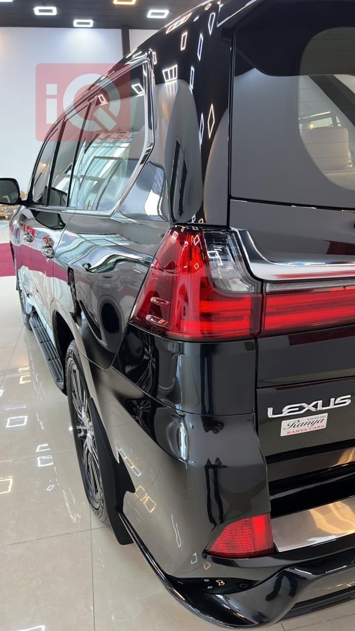 Lexus LX